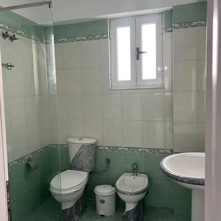 Butrinti Πανσιόν