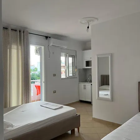 ゲストハウス Butrinti