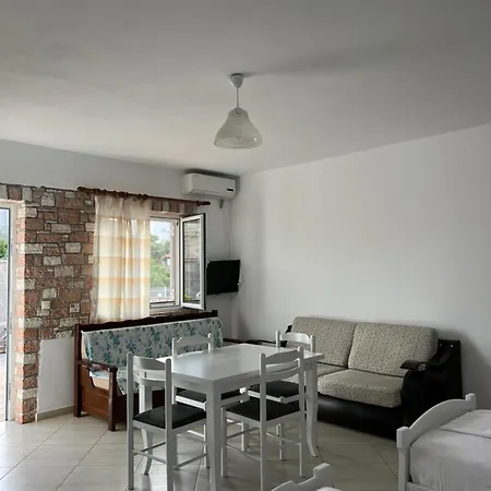 Butrinti 3* クサミル