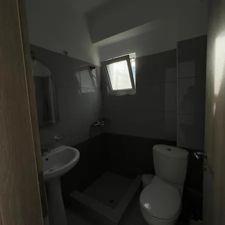 ゲストハウス Butrinti