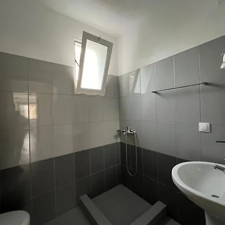 Butrinti Gasthuis 3*