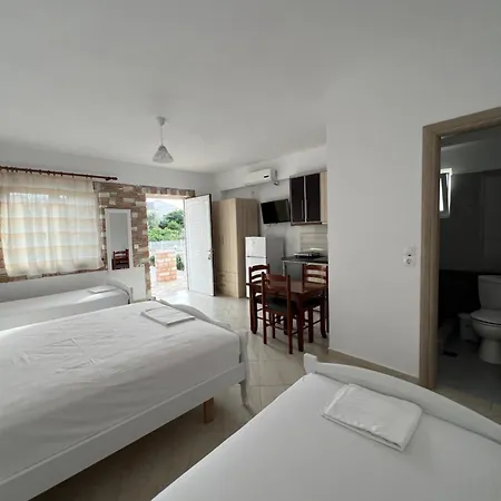 Butrinti Gasthuis 3*