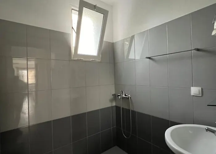 Butrinti بيت ضيافة 3*